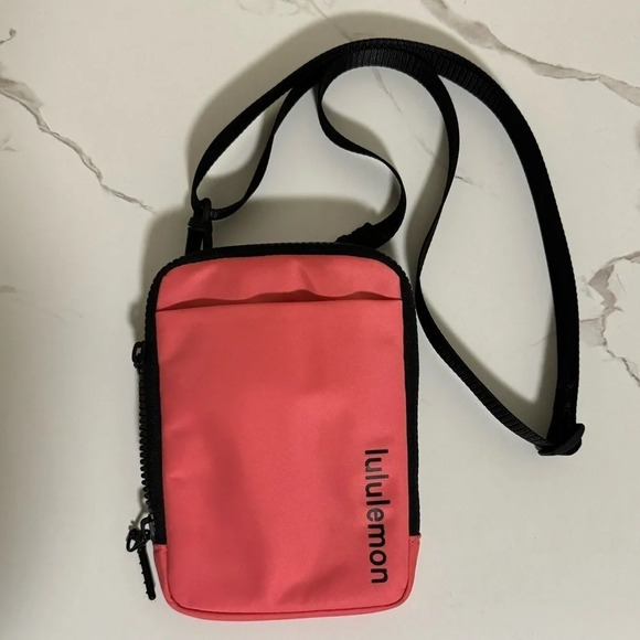 Lululemon Easy Access Crossbody Bag pink - Picture 5 of 6